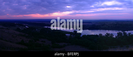 Sonnenuntergang über dem Donez. Russland. Stockfoto