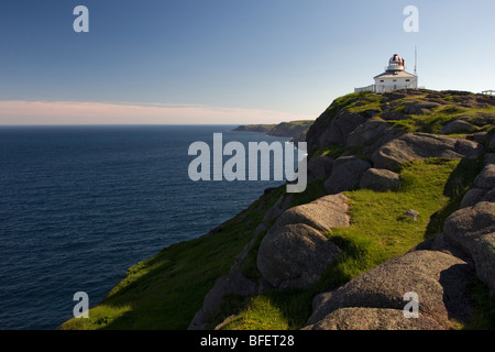 Die ursprüngliche 1836 Cape Spear Lighthouse, Cape Spear National Historic Site, St. John's, Neufundland, Kanada Stockfoto