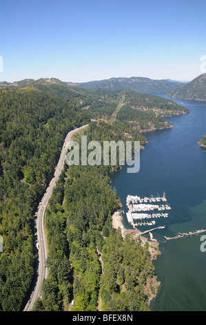 Straße in Cowichan aus Süd Malahat bietet spektakuläre Ausblicke auf der Saanich Peninsula Gulf Islands und darüber hinaus. Vancouver ich Stockfoto