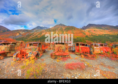 Die Armee-Dump, oben die Fristen auch bekannt als North Canol Road, Yukon. MacMillin Pass in der Nähe. Stockfoto