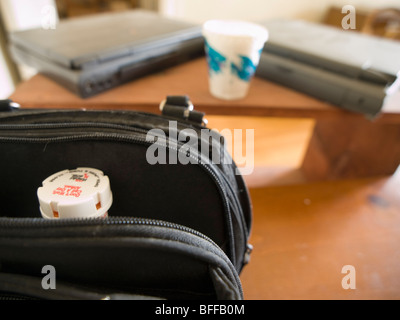 Persönliches Eigentum zurückgelassen von den ehemaligen Besitzern in Zwangsversteigerung in Providence, Rhode Island, USA Stockfoto