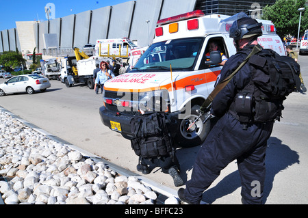 Israel, Haifa israelische Sicherheitskräfte und Rettungspersonal besuchen eine Übung simuliert einen Terror-Anschlag Stockfoto