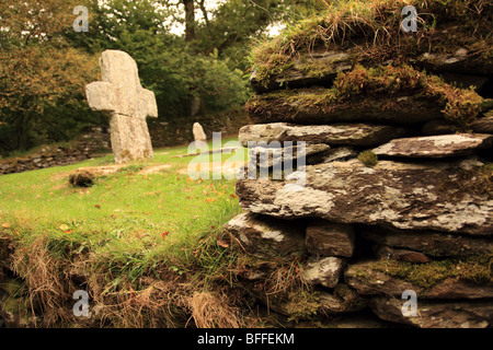 Alte keltische Kreuz in St. Kevins, Glendalough, County Wicklow, Irland Stockfoto