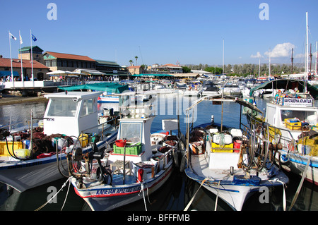 Fischerboote im Hafen von Paphos, Paphos (Pafos), Pafos Bezirk, Republik Zypern Stockfoto