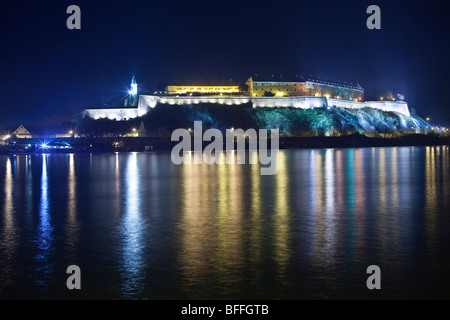 Festung Petrovaradin, Ansicht von der Seite der Donau. Stockfoto