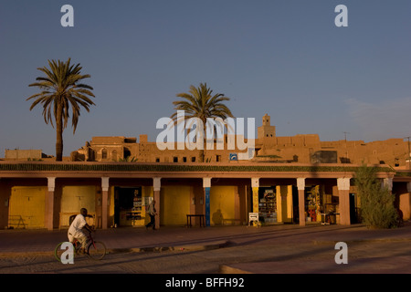 Tamegroute ist eine kleine aus dem 11. Jahrhundert Wüstenstadt im Draa-Tal, südlich von Zagora in der Nähe der marokkanischen algerischen Grenze. Stockfoto