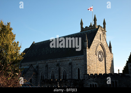 Kirche auf dem Gelände des Ashdown Park Hotel Stockfoto