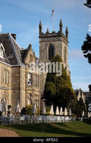 Kirche auf dem Gelände des Ashdown Park Hotel Stockfoto