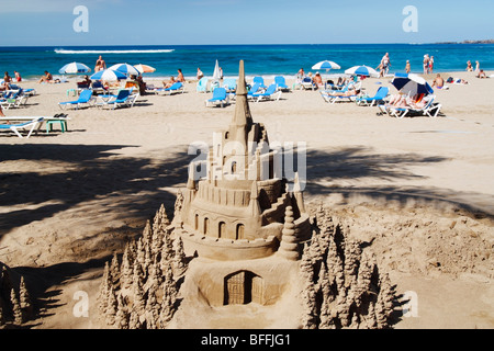 Sandskulpturen der Burg am Playa de Las Canteras, Las Palmas, Gran Canaria, Kanarische Inseln. Stockfoto