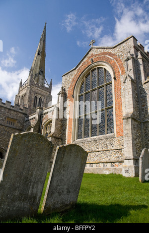 Ländliche Kirche des St. Johannes des Täufers in Thaxted Essex England Stockfoto