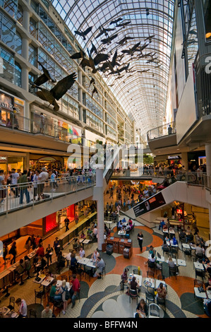 Stop Flugvorführung von Michael Snow an der Toronto Eaton Shopping Centre, Toronto, Kanada, Ontario, North America Stockfoto