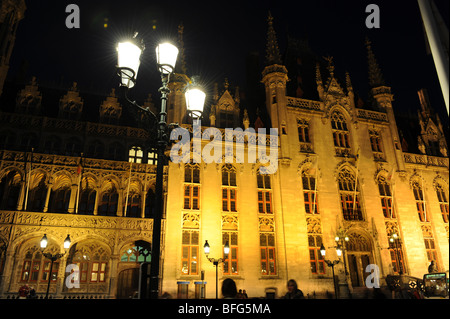 Grote Markt in der Nacht mit Gouverneur Haus das Landesgericht in Brügge Belgien Europa Stockfoto