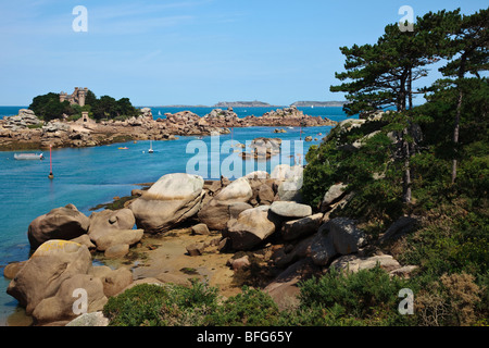 Ile de Costaèrés von Ploumanach, rosa Granit Küste (Côte de Granit Rose), Côte d ' Armor, Bretagne Stockfoto