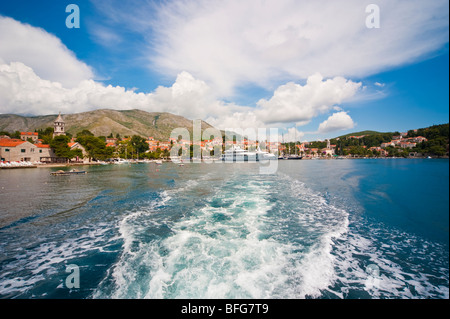 Hafen von Cavtat, Kroatien, Mittelmeer vom Heck einer Yacht Stockfoto