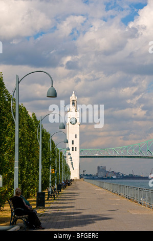 Old Port of Montreal Clock Tower und Jacques Cartier Brücke Stockfoto