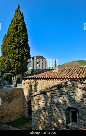 Vor römische Kirche Saint Martin des Puits, Aude, Frankreich. Stockfoto