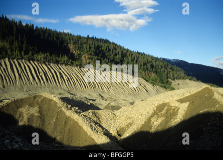 Abendlicht, die Textur der Moräne und Felsen auf der Kennicott Gletscher McCarthy Valdez-Cordova Alaska, USA. Stockfoto