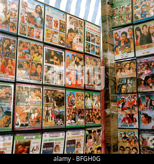 Asiatische Filme für den Verkauf auf einem Marktstand in Whitechapel, London Stockfoto