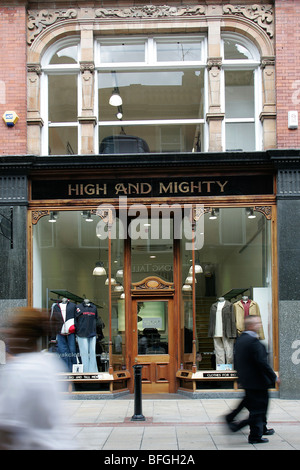 High And Mighty Shop im King Edward Street, viktorianischen Viertel, Leeds, Yorkshire, Großbritannien Stockfoto