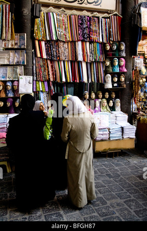 Frauen im Orient Basar, Damaskus, Syrien, Einkaufen Stockfoto