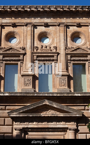 Detail der Ostfassade von Palast von Charles V, Alhambra, Granada, Spanien Stockfoto