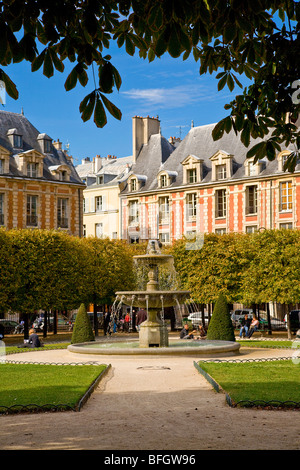 VOGESEN-PLATZ, PARIS, FRANKREICH Stockfoto