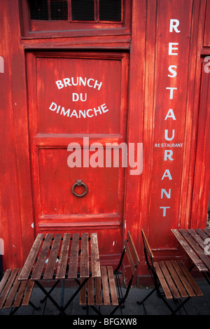 Das äußere eines Restaurants in Paris. Stockfoto