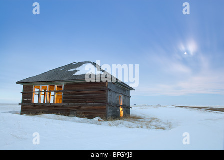 Verlassenes Haus in der Nähe von Foremost, Alberta, Kanada Stockfoto