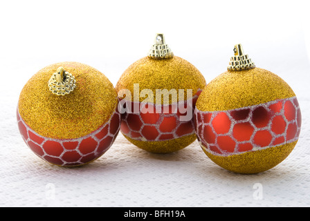 Christbaumkugeln isoliert auf weißem Hintergrund Stockfoto