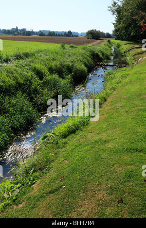 Bifurkation in Gesmold, Trennung der Fluesse Hase Und Else in Melle-Gesmold, Flusslauf der Hase Unmittelbar Vor der Gabelung, Osnabrücker Land, Natur Stockfoto