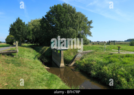 Bifurkation in Gesmold, Trennung der Fluesse Hase Und Else in Melle-Gesmold, Osnabrücker Land, Naturpark Noerdlicher Teutoburger Wald-Wiehengebirge, Stockfoto