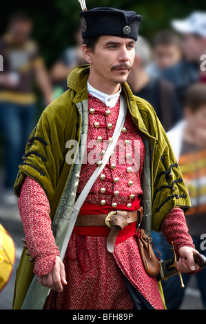 Ungarn in Volkstracht bei einem Weinlesefest Stockfoto