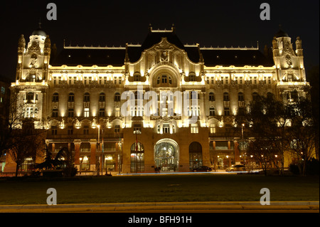 Gresham Palast; Vier Jahreszeiten; Budapest; Ungarn; Nacht Stockfoto