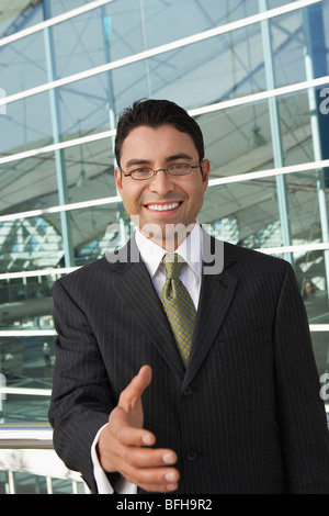 Hand für Handshake, reichen Geschäftsmann Porträt Stockfoto