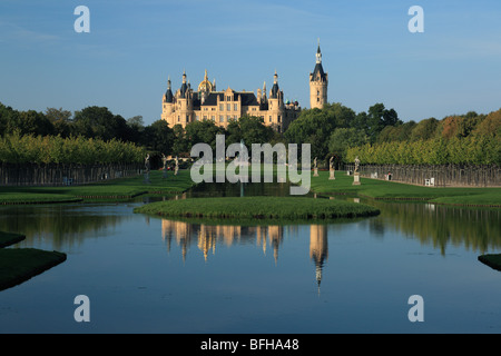 Schloss Schwerin Und Barocker Schlossgarten, Einbezogen in Die Bundesgartenschau 2009 in Schwerin, Mecklenburg-Vorpommern Stockfoto