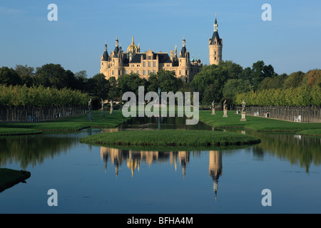 Schloss Schwerin Und Barocker Schlossgarten, Einbezogen in Die Bundesgartenschau 2009 in Schwerin, Mecklenburg-Vorpommern Stockfoto