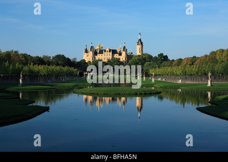 Schloss Schwerin Und Barocker Schlossgarten, Einbezogen in Die Bundesgartenschau 2009 in Schwerin, Mecklenburg-Vorpommern Stockfoto