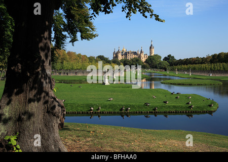 Schloss Schwerin Und Barocker Schlossgarten, Einbezogen in Die Bundesgartenschau 2009 in Schwerin, Mecklenburg-Vorpommern Stockfoto