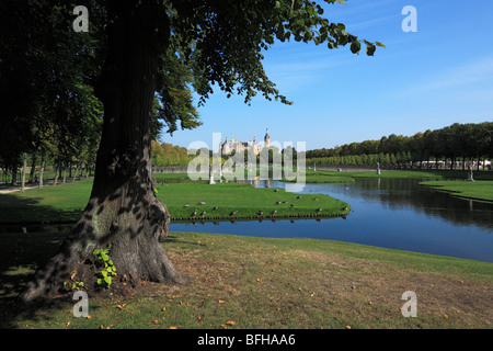 Schloss Schwerin Und Barocker Schlossgarten, Einbezogen in Die Bundesgartenschau 2009 in Schwerin, Mecklenburg-Vorpommern Stockfoto