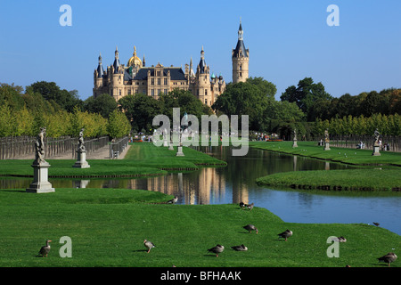 Schloss Schwerin Und Barocker Schlossgarten, Einbezogen in Die Bundesgartenschau 2009 in Schwerin, Mecklenburg-Vorpommern Stockfoto