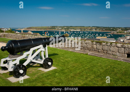 St. Marien Hafen und Hugh Town betrachtet aus der Garnison, Isles of Scilly Stockfoto