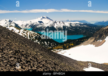 Einfassung Garibaldi und Garibaldi See betrachtet von Black Tusk im Garibaldi Provincial Park in der Nähe von Whistler BC. Stockfoto