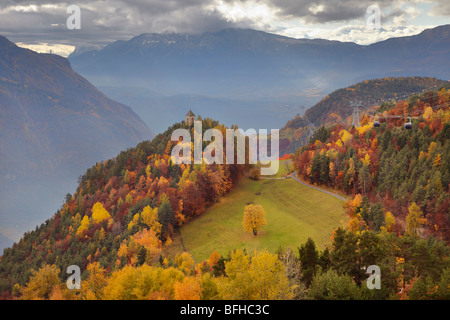 Kirche Sankt Jakob unter Soprabolzano, die durch die Rittner Seilbahn nach Bozen verbunden ist. Südtirol-Italien Stockfoto