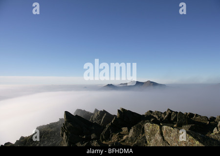 Blick von der Spitze der Moel Siabod auf Snowdon Stockfoto