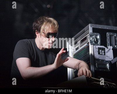 BUDAPEST-Juli 24: Alec Empire führt auf der Bühne bei SYMA Sport und Event-Center Bühne 2009 in Ungarn Stockfoto