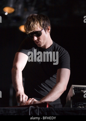 BUDAPEST-Juli 24: Alec Empire führt auf der Bühne bei SYMA Sport und Event-Center Bühne 2009 in Ungarn Stockfoto