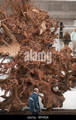 Ghost-Bäume-Ausstellung von Alison Palmer am Trafalgar Square im Zentrum von London Stockfoto