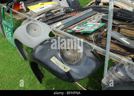 VW Käfer Kotflügel vorne am Boot sale Stockfoto