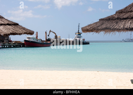 Der kommerzielle Pier Road Bay, Sandy Ground, Anguilla, West Indies Stockfoto