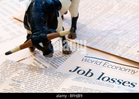 Ein Stier über die Weltwirtschaft Berichte von Arbeitsplätzen für die Finanzmärkte Stockfoto
